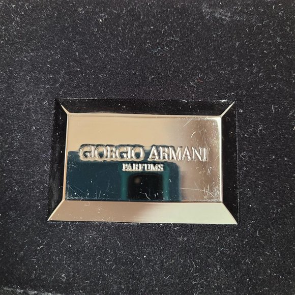 Giorgio Armani velvet perfumes bag clutch. - Picture 4 of 6